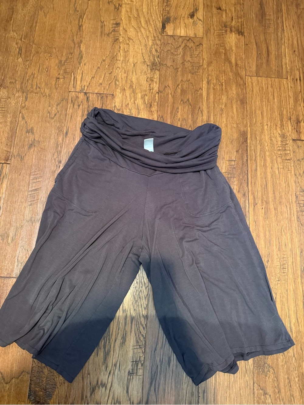 Old Navy Women's Black Fold-Over Waist Capris